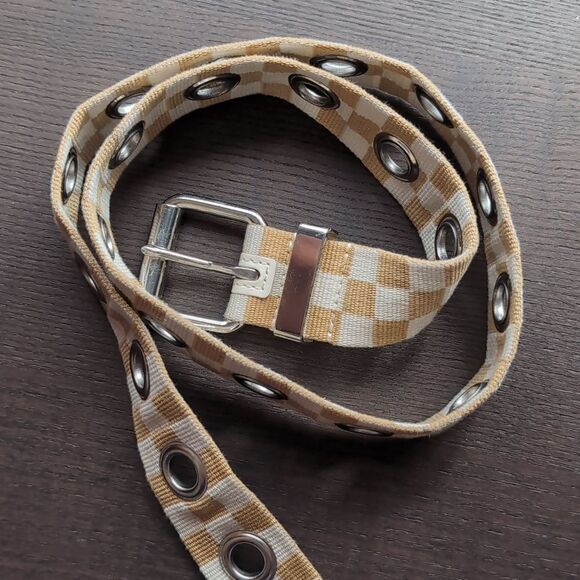 Beige white checkered grommet belt size M - Picture 5 of 5